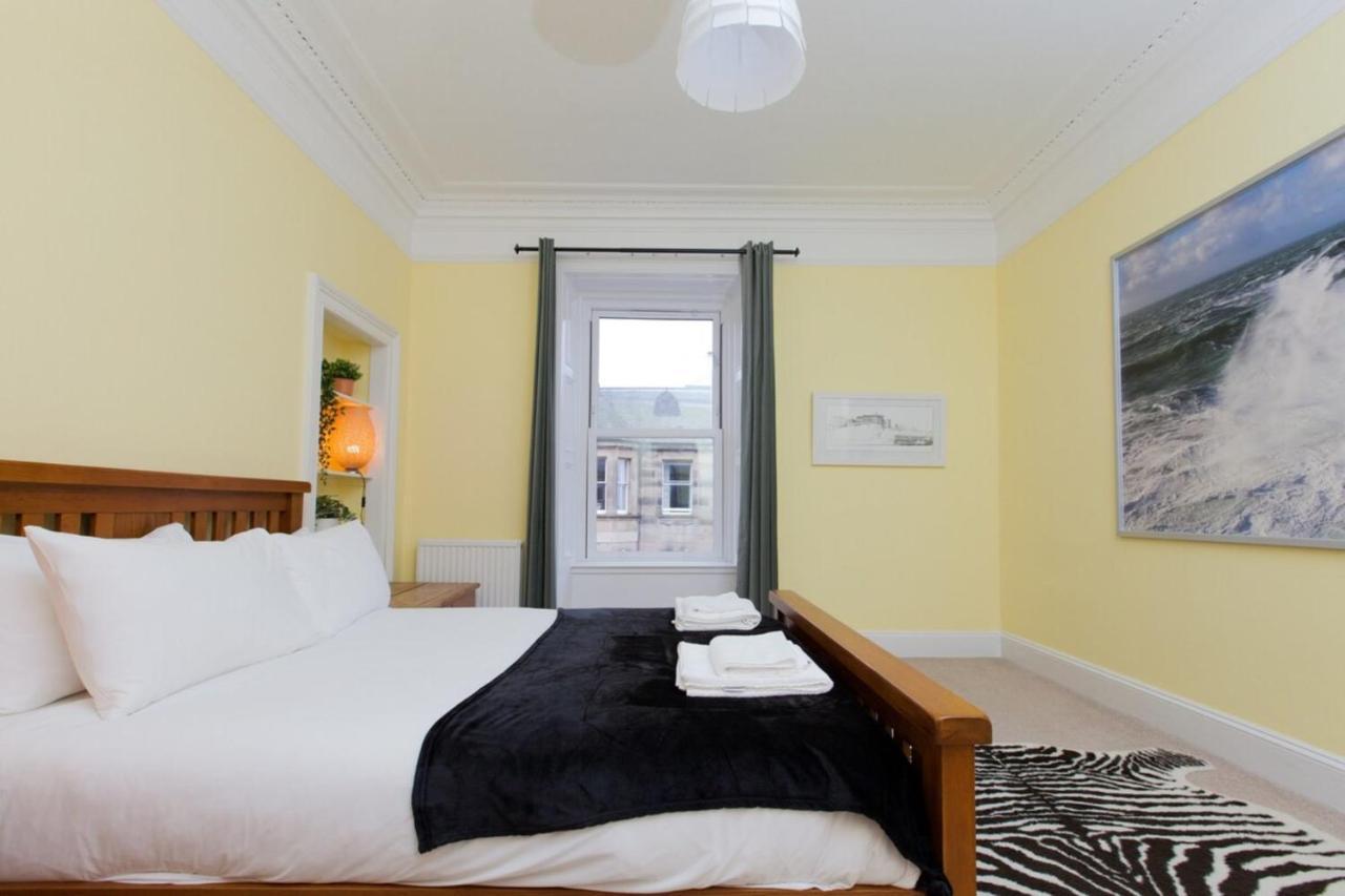 Elegant Traditional Edinburgh City Centre Flat Exterior photo